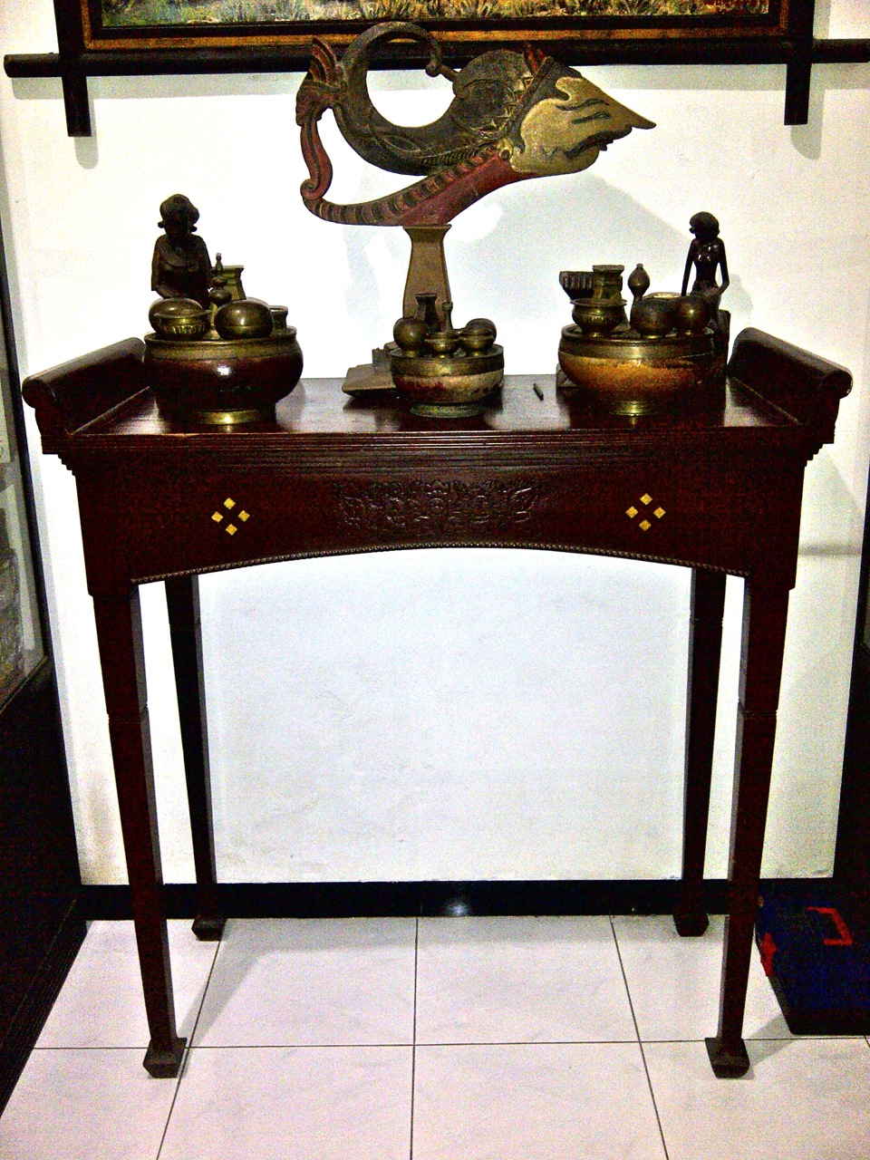 YAN ANTIQUE FURNITURE Meja Koleksi Jati