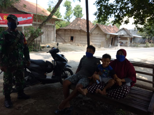 Kunjungi Warga Binaan Menjadi Bagian Komsos Babinsa Jatitengah Kunjungi Warga Binaan Menjadi Bagian Komsos Babinsa Jatitengah