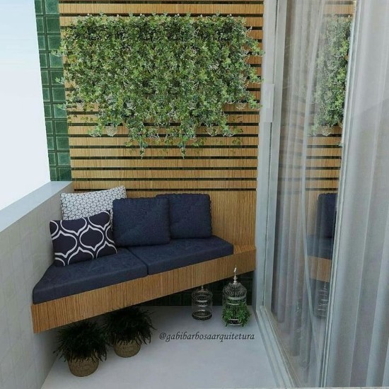 taman kering di balkon rumah minimalis