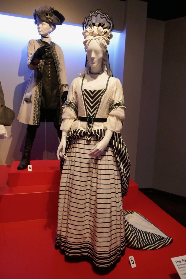 Hollywood Movie Costumes and Props: Oscar-nominated movie costumes from