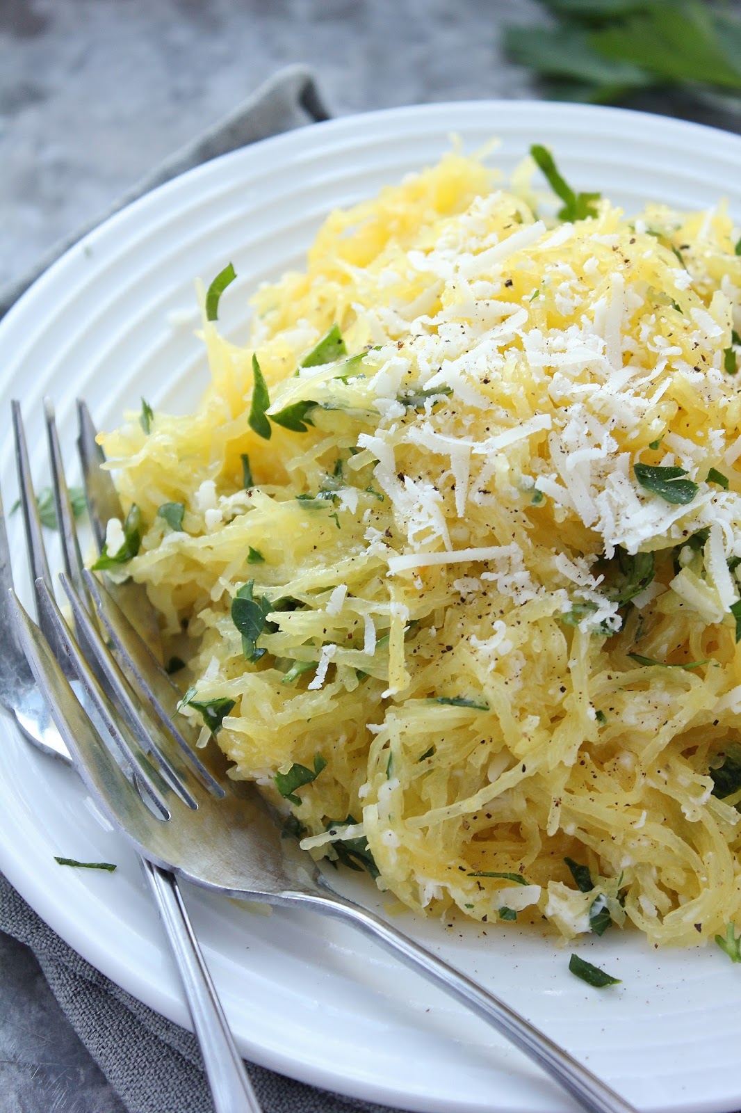 Garlic Parmesan Spaghetti Squash