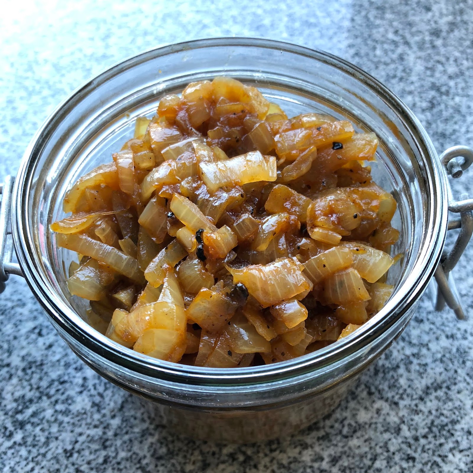 Karamellisierte Röstzwiebeln mit Whisky