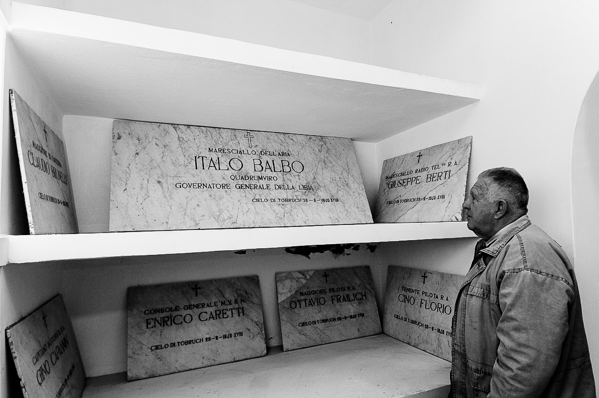 Blog di Andrea Semplici: Hamangi, il cimitero di Tripoli/Un normale