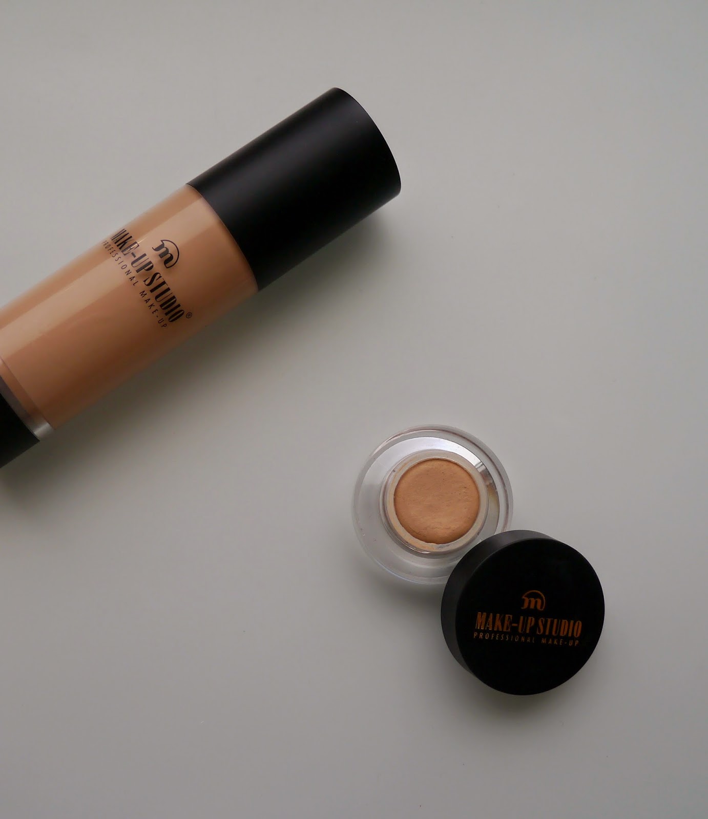 Art of Beauty Review Makeup Studio Foundation en Compact Neutralizer