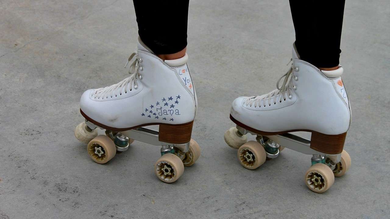 Top 10 Best Roller Skates For Wide Feet - Buyer's Guide