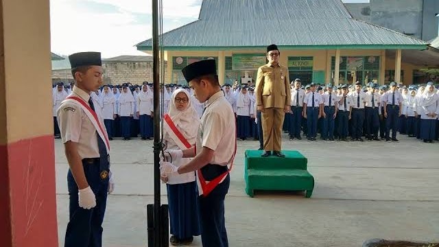 Pidato Bahasa Inggris Tentang Akhlak Terpuji Goresan