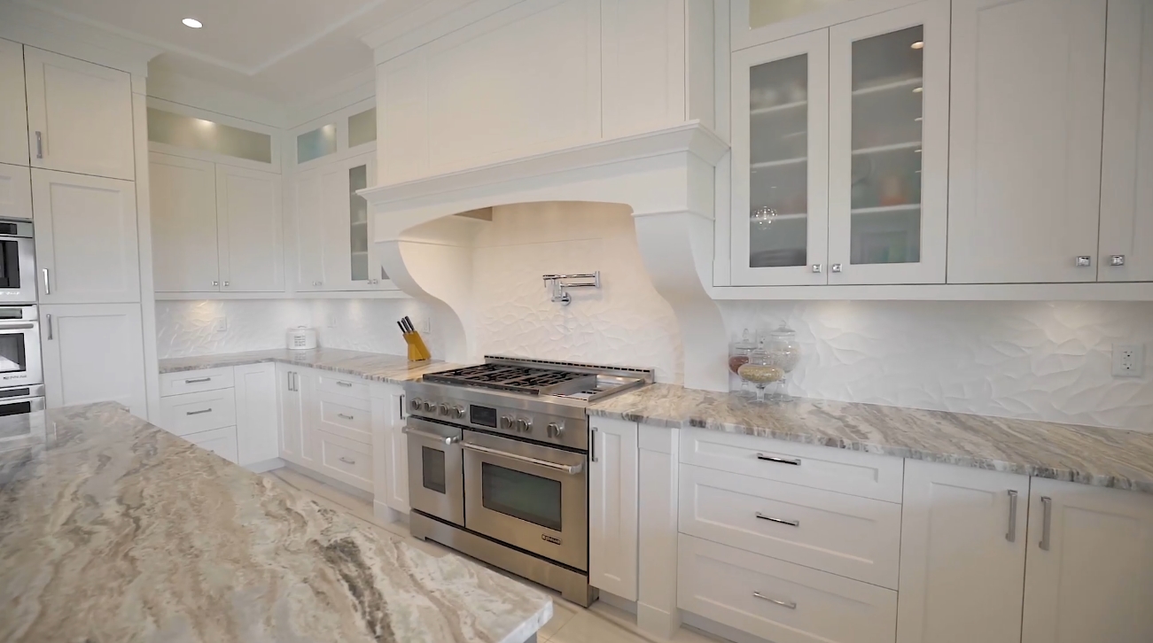 36 Photos vs. 15911 39A Avenue, South Surrey, BC - Sotheby's International Realty Canada - Luxury Home & Interior Design Video Tour