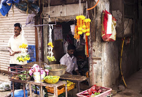 florist, flowers, garlands, kumbharwada, dharavi, mumbai, india, street photo, our world tuesday, imag-ing, 
