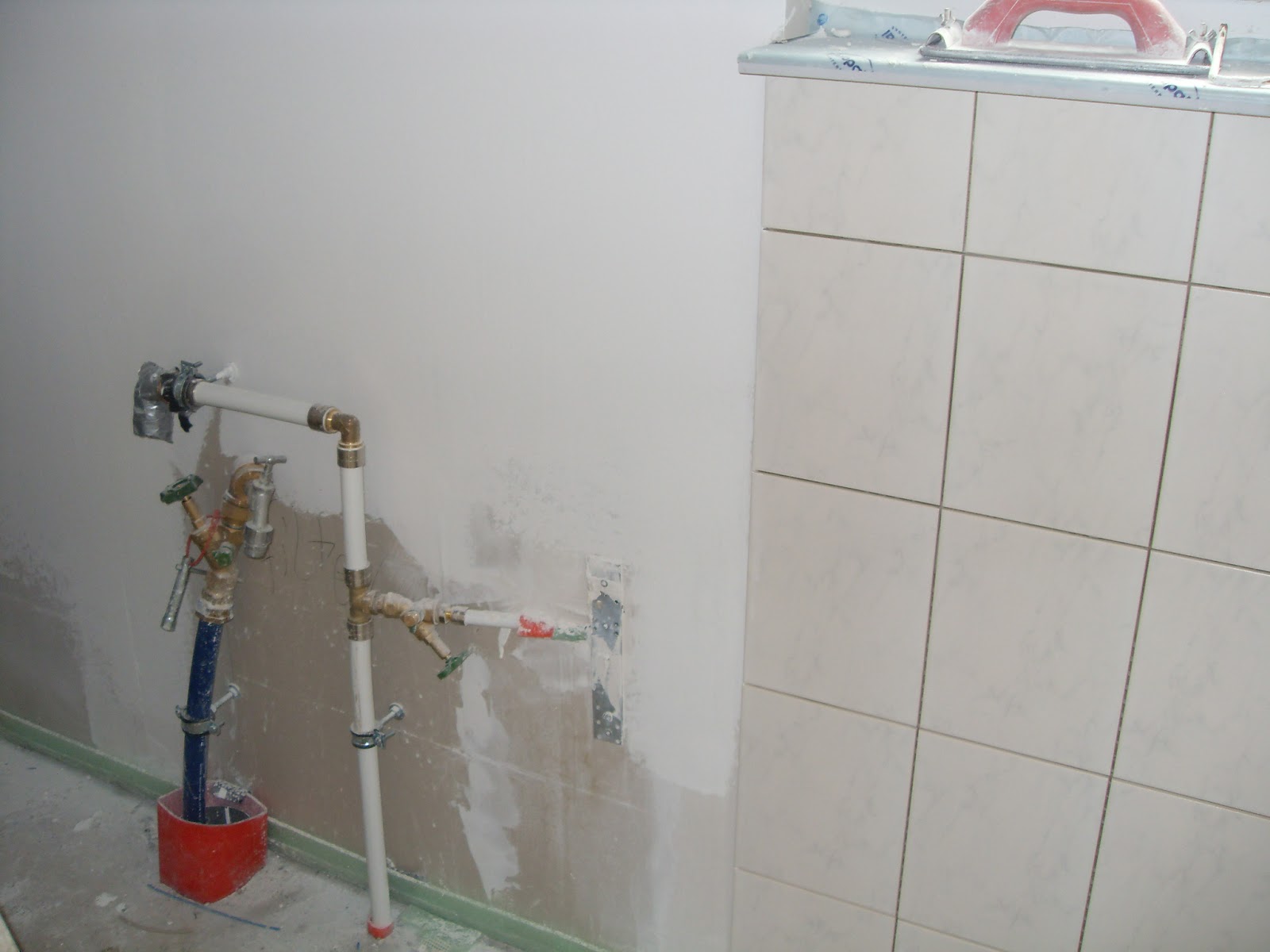 Ein Haus für Mensch, Hund, Katze und Maus: eine Wand fürs Kaninchengehege