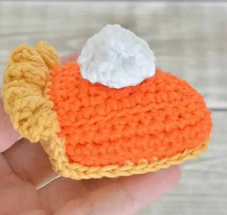 PATRON GRATIS PASTEL DE CALABAZA AMIGURUMI 45980