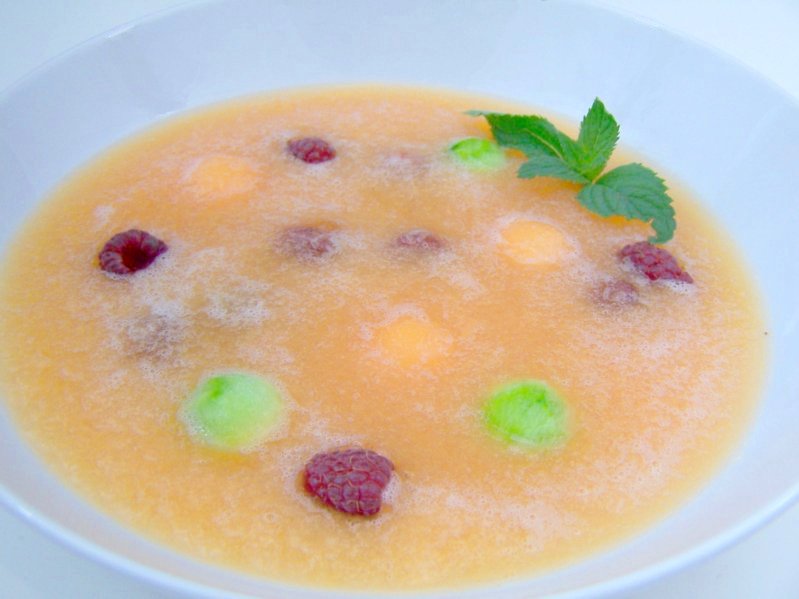 Lecker Bentos und mehr: Melonensuppe mit Himbeeren