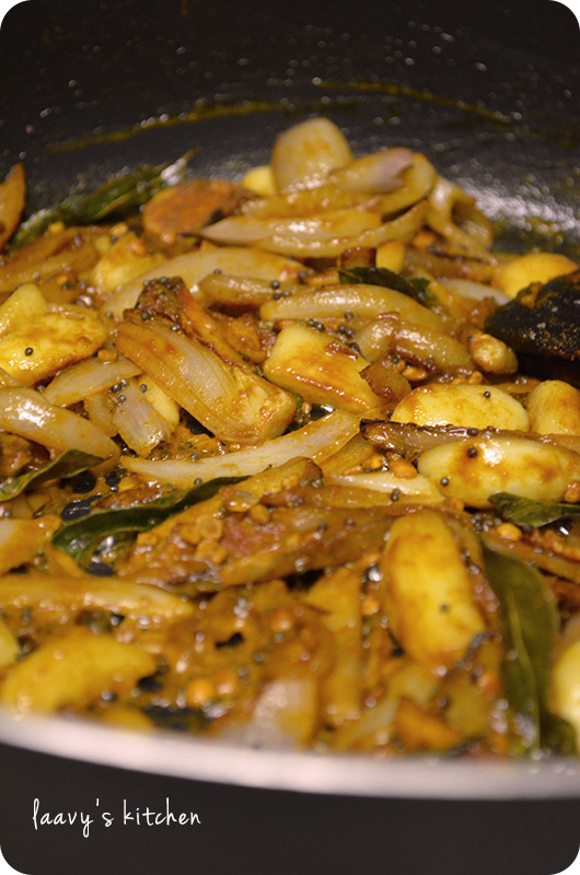 Laavy's Kitchen A food blog by Laavy Vathakulambu South Indian