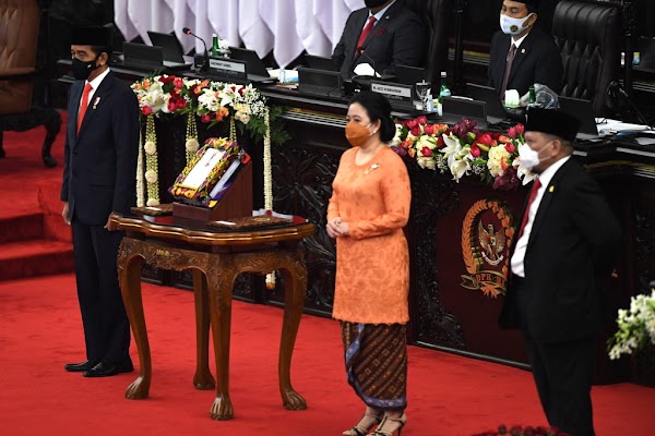 Jokowi & Puan Maharani: Duet Maut PDIP dalam Pengesahan Omnibus Law