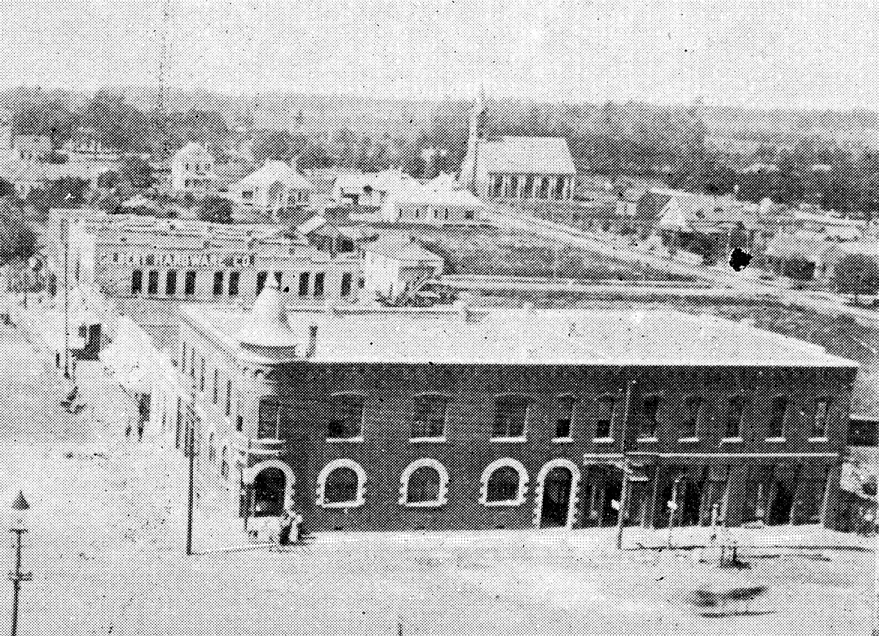 IMAGES OF OUR PAST VIEW TO THE WEST FROM THE COURTHOUSE SQUARE
