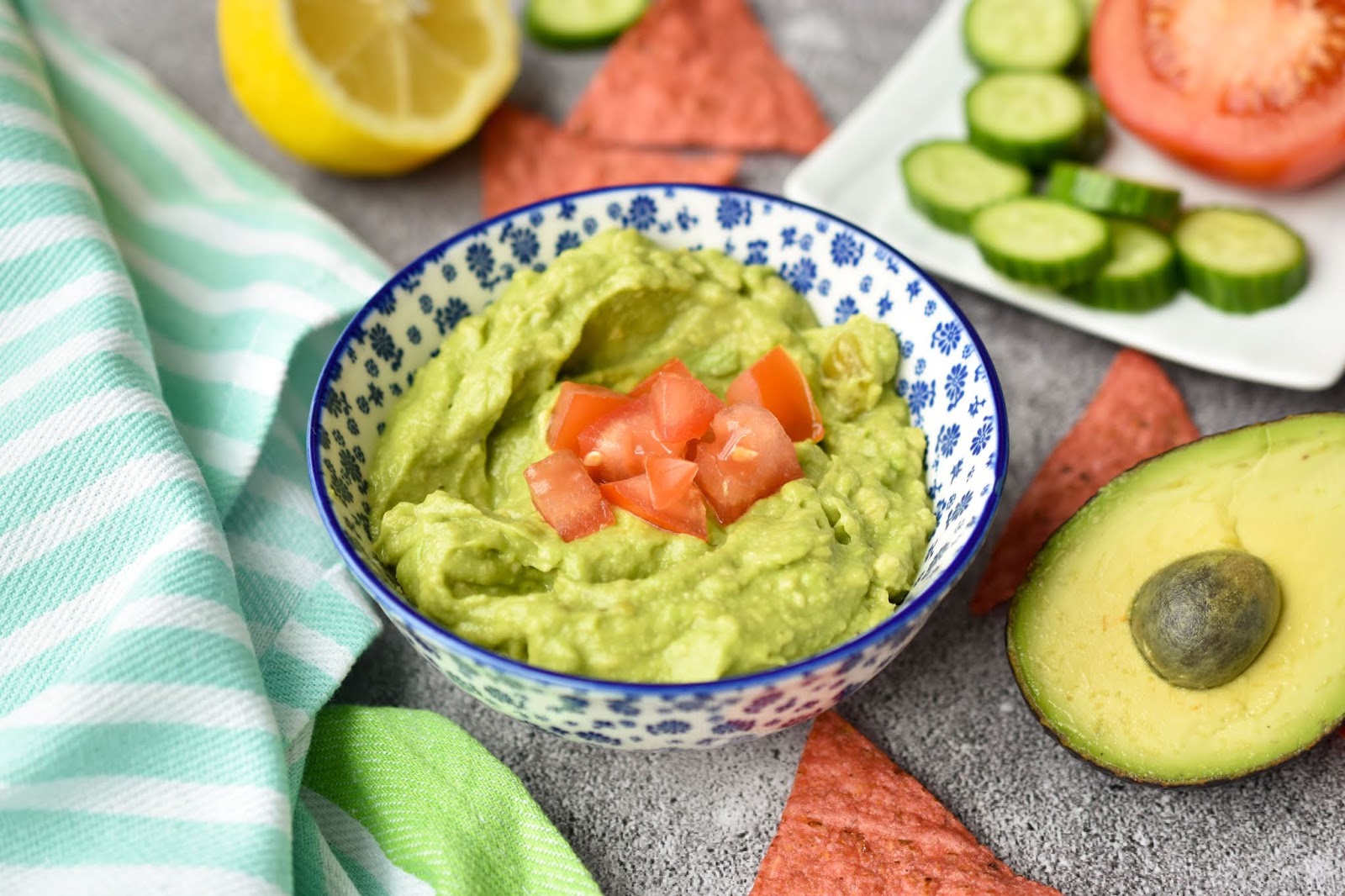 Woman in Real Life Easy 4Ingredient Guacamole Recipe (Vegan, GlutenFree)