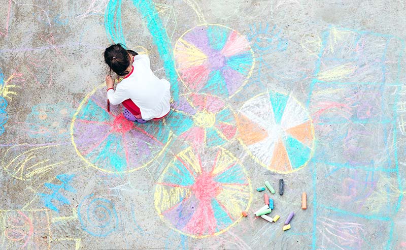 25+ Sidewalk Chalk Games & Ideas for Outdoor Fun