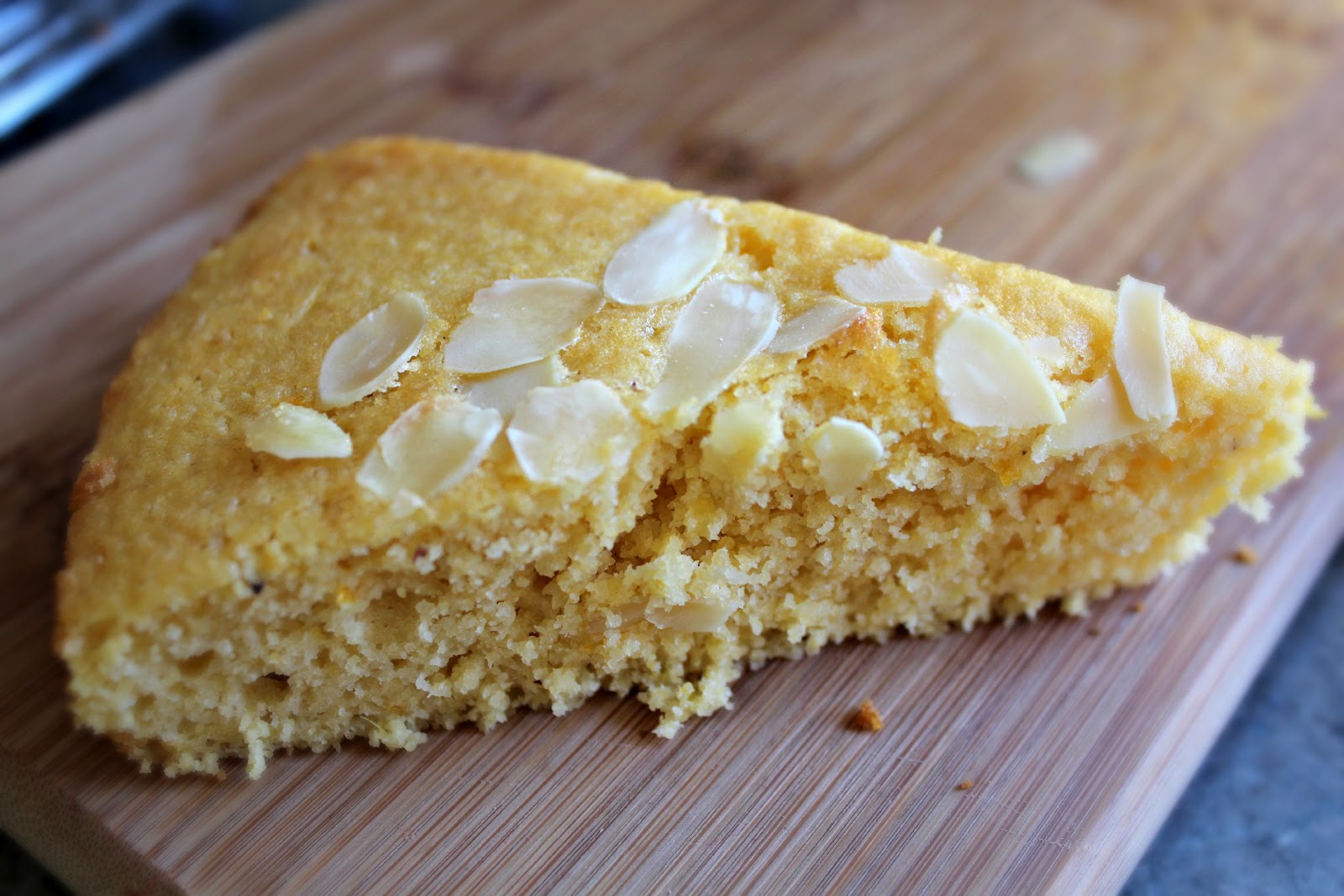 A Teaspoon of Tru Orange and Almond Polenta Cake