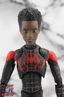 MAFEX Spider-Man (Miles Morales) 12