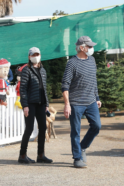 Calista Flockhart and Harrison Ford Shoping a Christmas Tree in Santa
