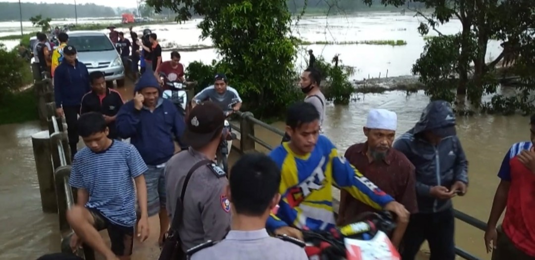 Pria Pencari Rumput di Lamtim Diduga Hanyut di Sungai Penet