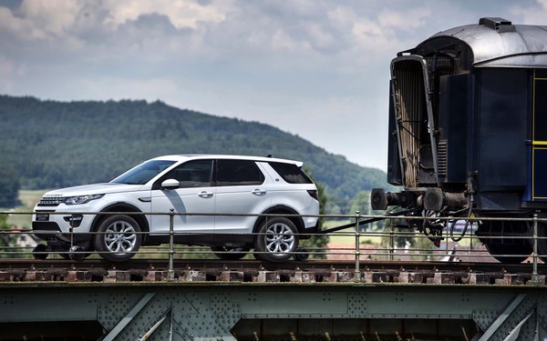 Nyata Atau Tipuan ?? Mobil Range Rover Sport Ini Mampu Tarik 3 Gerbong Kereta Degan Berat 108 TON Nyata Atau Tipuan ?? Mobil Range Rover Sport Ini Mampu Tarik 3 Gerbong Kereta Degan Berat 108 TON