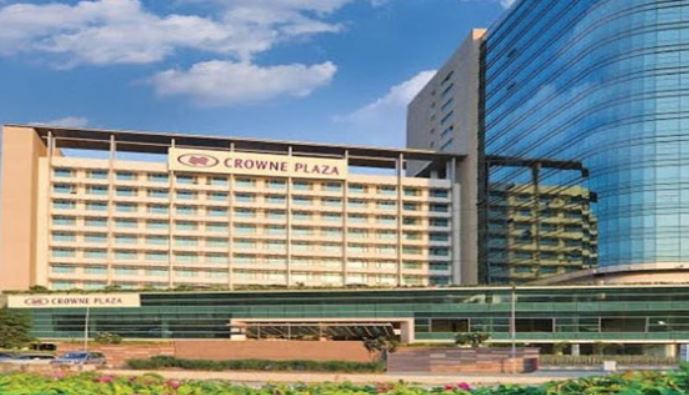 TOP 10 luxurious tourist hotels in Ahmedabad