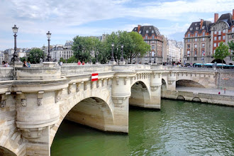 Paris : Lorànt Deutsch imagine deux nouveaux itinéraires audioguidés à travers la ville pour ParisCityVision 