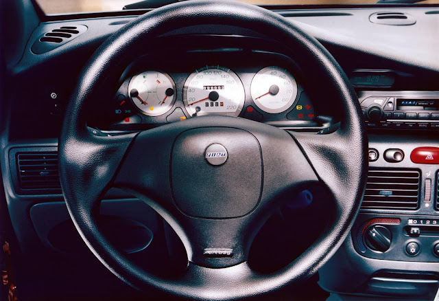 Fiat Palio EDX 1997 1.0 - consumo e detalhes - interior