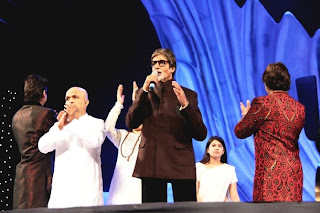 Amitabh Bachchan & other celebs at Global Peace concert