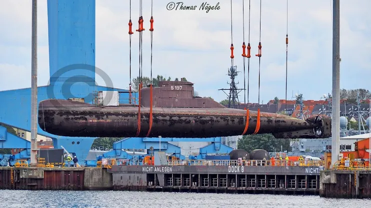 Los submarinos  tipo 206 U17 y U18 fueron desplazados en el Puerto de Kiel