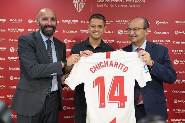 Sevilla signs former Manchester United Forward