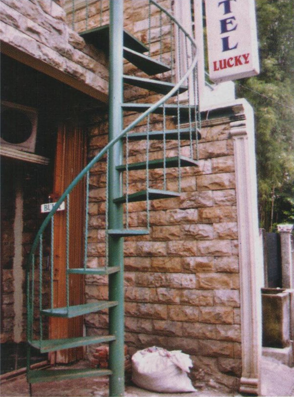 Bengkel Las Jakarta: Contoh Tangga Putar