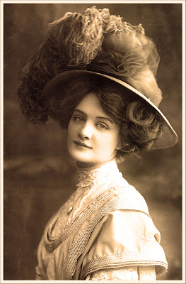 imagen vintage dama victoriana en sepia