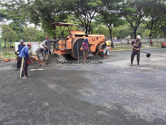 Jasa Aspal Jalan Hotmix Murah Terkemuka di Jakarta Bogor Depok Tangerang BSD City Serpong Bekasi dan Jawa Barat Harga Mulai Rp50.000 per Meter