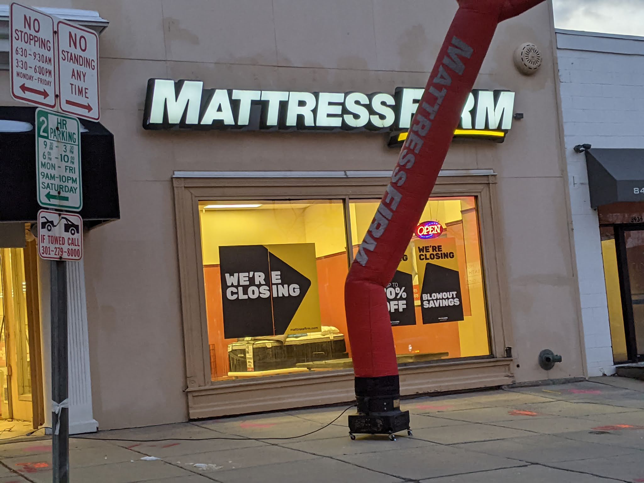 Robert Dyer Bethesda Row Mattress Firm starts closing sale in