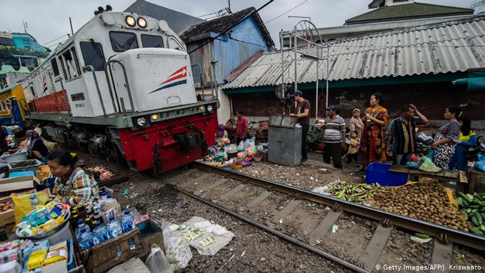 Provinsi Maju Sarang Kemiskinan di Indonesia