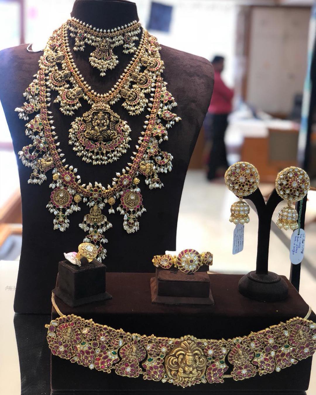 Maharajas inspired gold and polki diamond necklaces