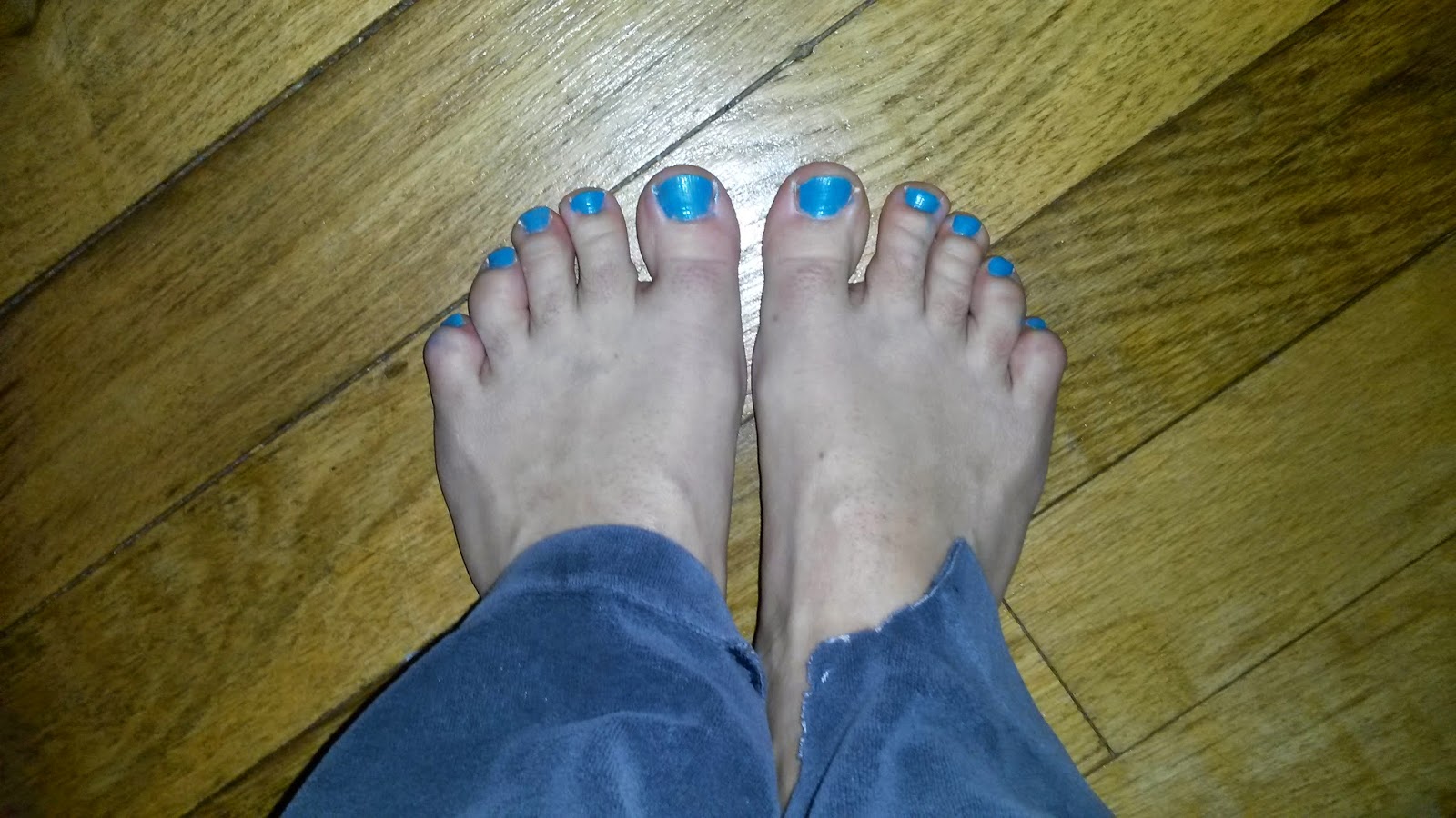 Bean Kids New Years Toenail painting....