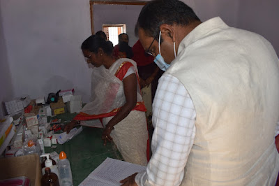 DM In Mohda Block मोहड़ा ब्लॉक में डीएम, District Officer Abhishek Singh inspected the Mohada Block and Zonal Office today, anjnewsmedia online