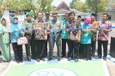 DANDIM 0725/SRAGEN RESMIKAN KAMPUNG KB