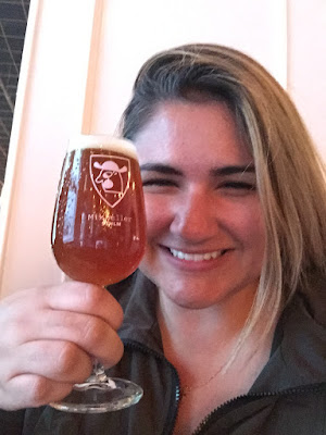 Chope Single Hop Tomahawk IPA da Mikkeller. Chope Single Hop Tomahawk IPA da Mikkeller.