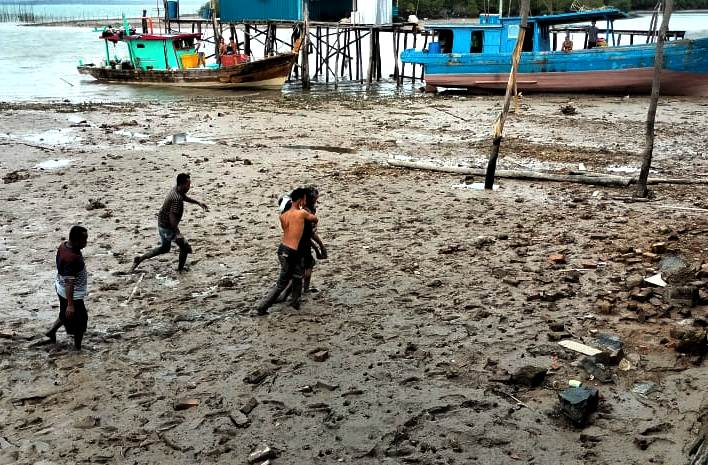 Berenang di Pelabuhan Bintan, Anak 12 Tahun Ditemukan Meninggal Berenang di Pelabuhan Bintan, Anak 12 Tahun Ditemukan Meninggal