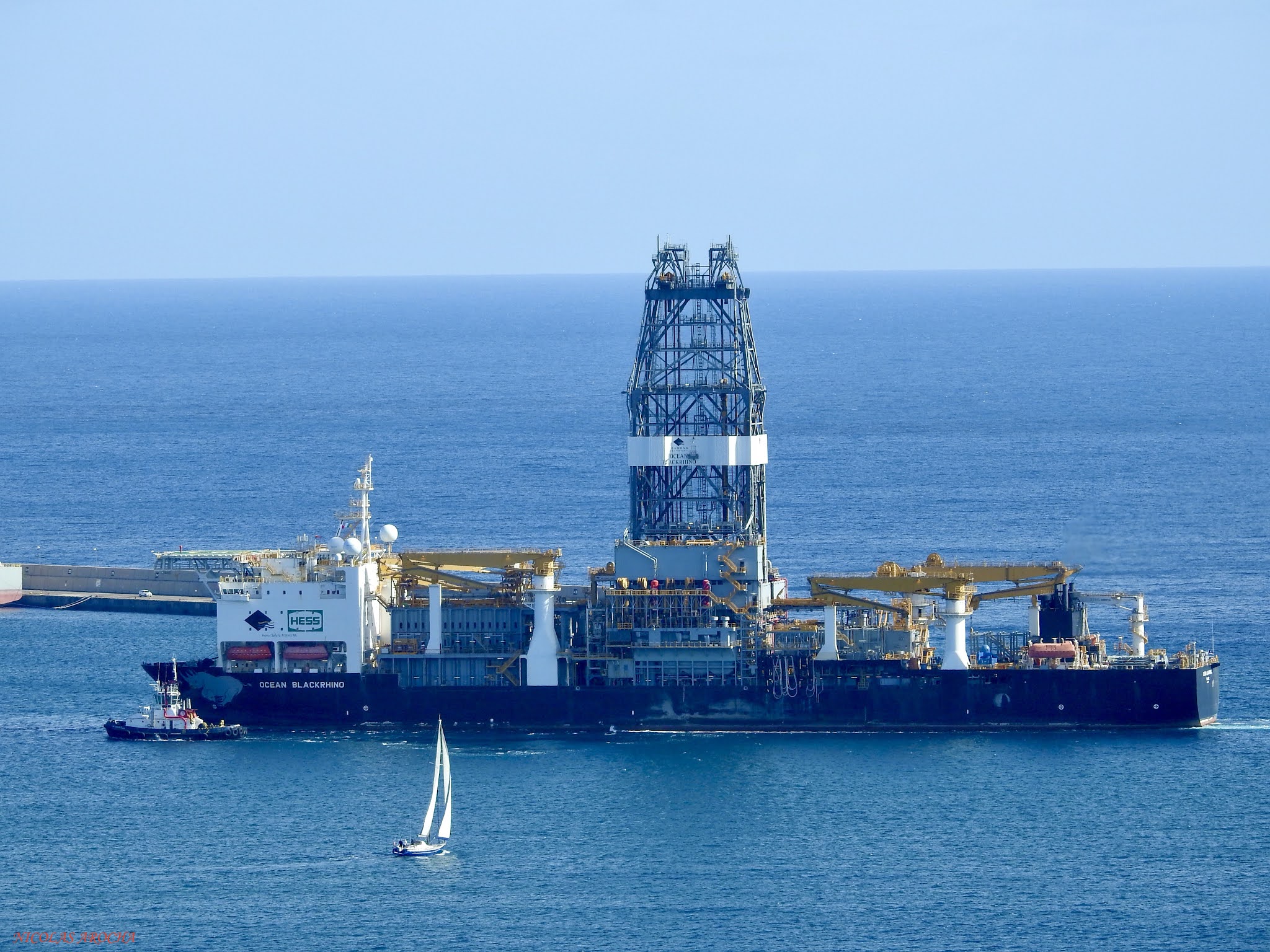 SANTACruceros / La LUZ Ocean BlackRhino