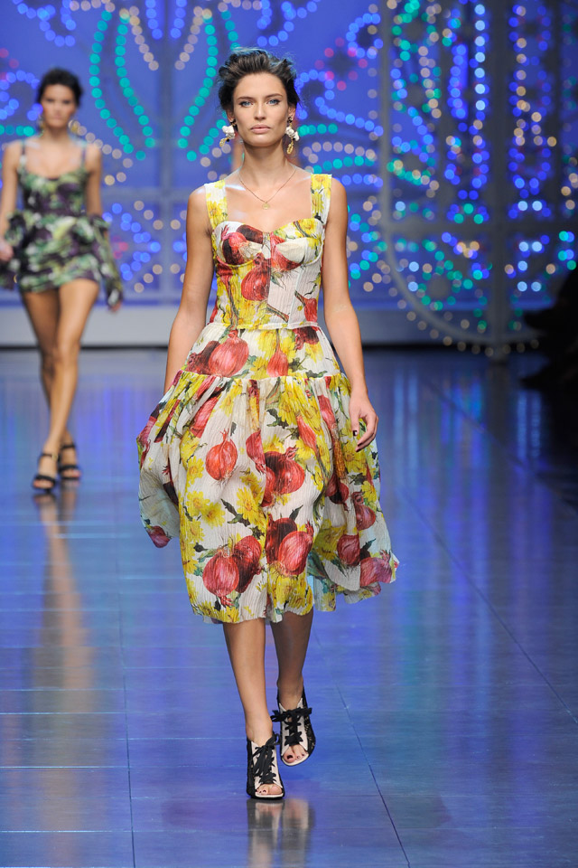 Dolce and Gabbana Summer 2012 Womens Wear - Stylish Trendy