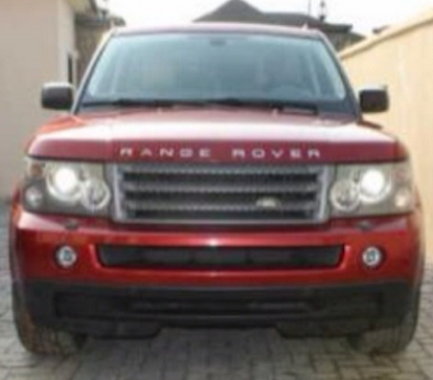 Rapper Yungsix shows off his new Range Rover