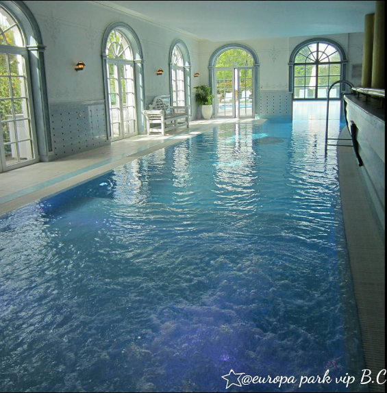 101 planos de casas: 10 Piscinas interiores para inspirarse