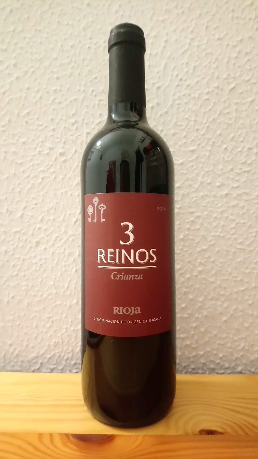 ¿Gusta tomar un vino? pasen y beban: 3 Reinos, DO Rioja, Crianza 2016