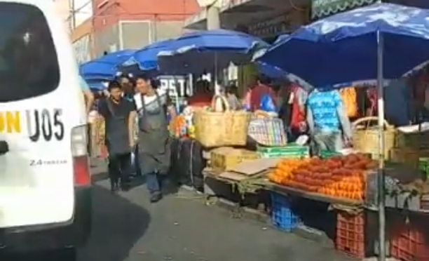 Vendedores ambulantes invaden ciclovías en Puebla