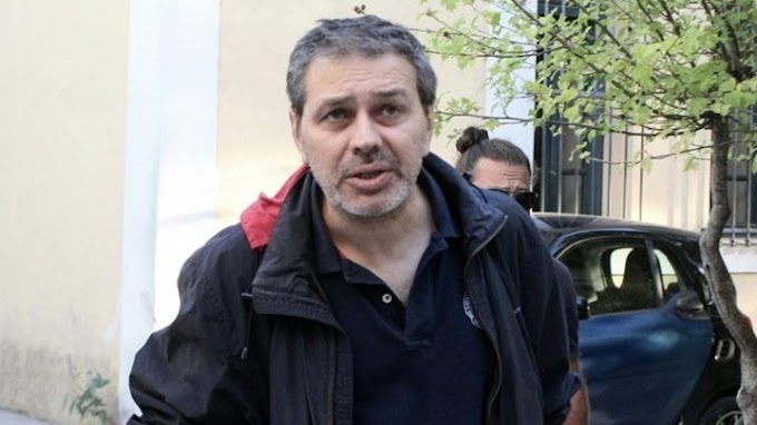 Καρέ - καρέ η επίθεση στον Στέφανο Χίο - Η στιγμή που ο δράστης σκύβει στο αυτοκίνητο για να πυροβολήσει