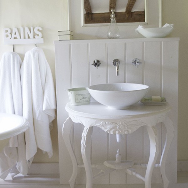 Interiores y 3D: Cómo ocultar el almacenaje del aseo de forma creativa